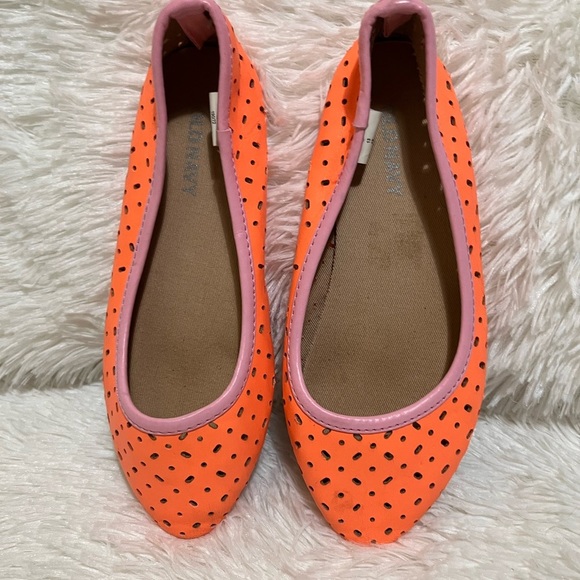 Old Navy Big Girls Finding Neon Orange Cut Out Slip On Ballet Flats Sz 1 - Picture 3 of 6